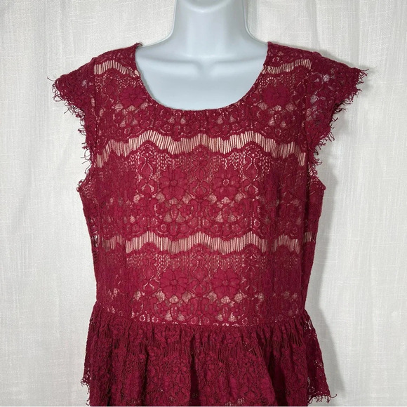 Anthropologie Maeve Elsa Burgundy Red Lace Peplum Sheath Cap Sleeve Dress Sz L - Picture 4 of 8